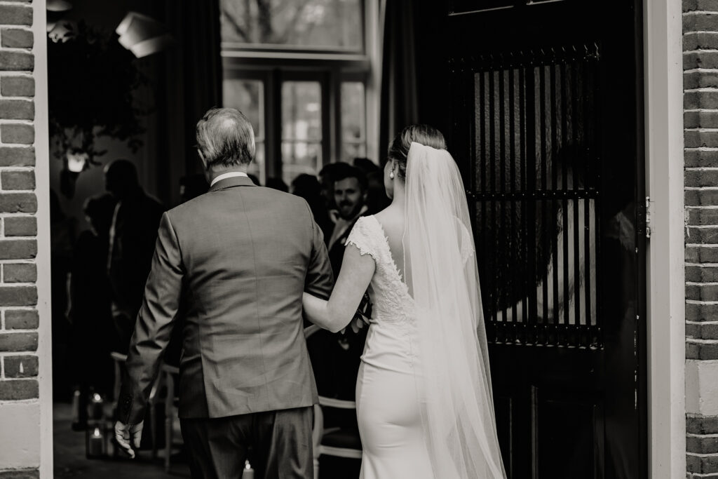 rust op je bruiloft, ontspannen trouwdag, trouwfotograaf Nederland, spontane trouwfoto’s, pure trouwfotografie, stressvrije bruiloft, bruiloft plannen tips, weddingplanning, trouwfotografie Brabant, bruiloft vastleggen, trouwfoto’s zonder stress, landgoed groot warnsborn