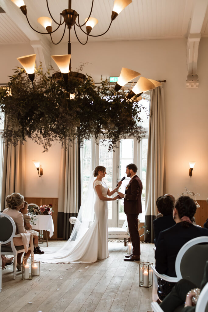 rust op je bruiloft, ontspannen trouwdag, trouwfotograaf Nederland, spontane trouwfoto’s, pure trouwfotografie, stressvrije bruiloft, bruiloft plannen tips, weddingplanning, trouwfotografie Brabant, bruiloft vastleggen, trouwfoto’s zonder stress, landgoed groot warnsborn