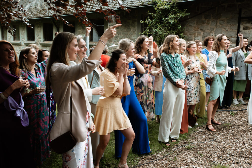 trouwfotograaf belgische ardennen trouwfotograaf frankrijk bruidsfotograaf kasteel trouwborrel receptie 