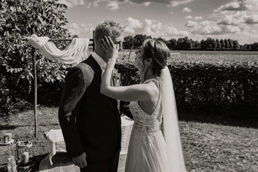 borrel trouwen in eigen tuin 