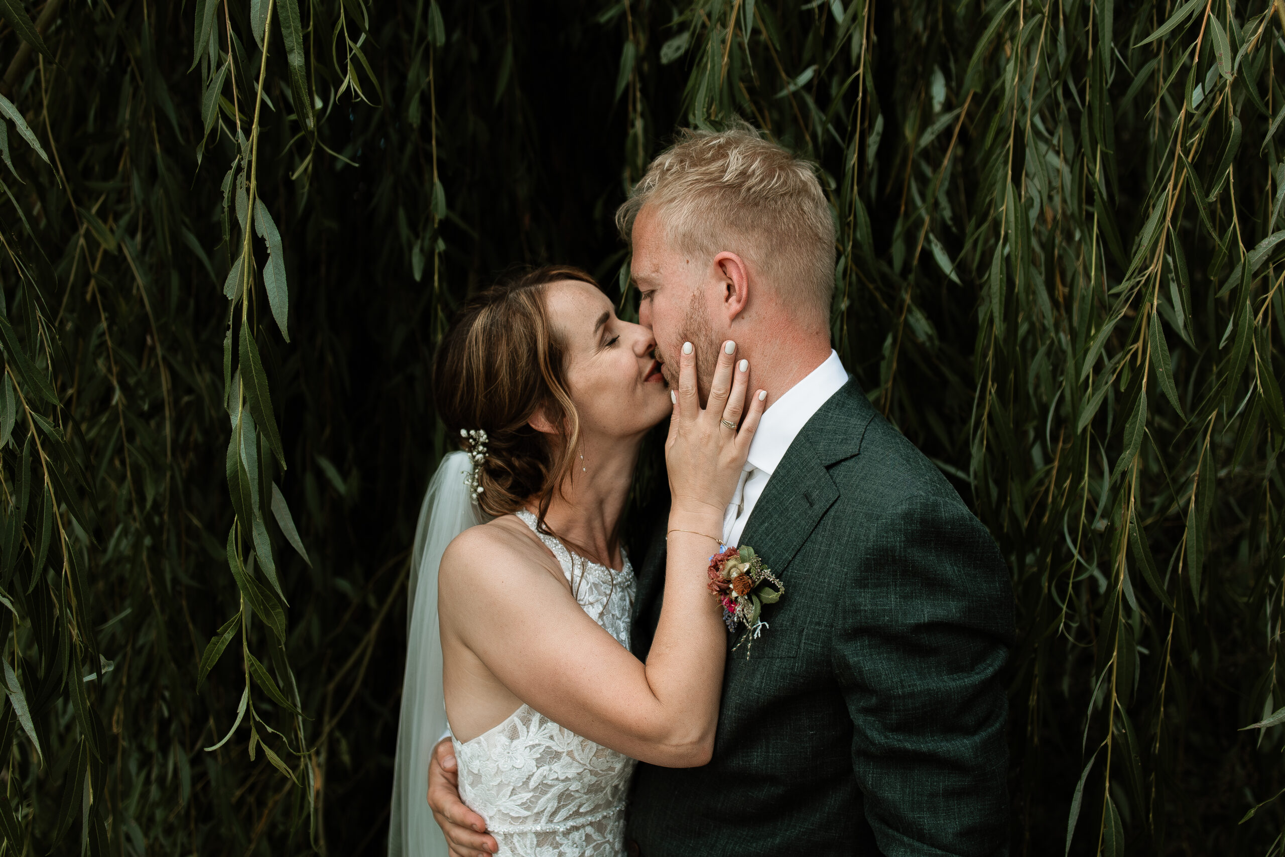 bruidspaar trouwfotograaf weert