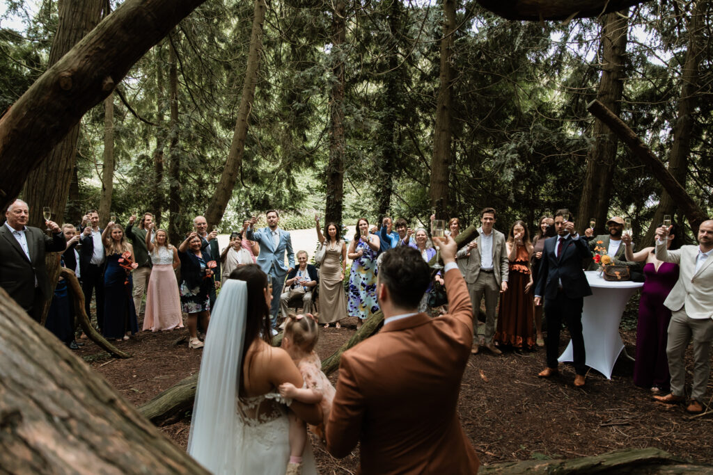 spontane trouwfoto's huis ter eerbeek trouwlocatie trouwfotograaf