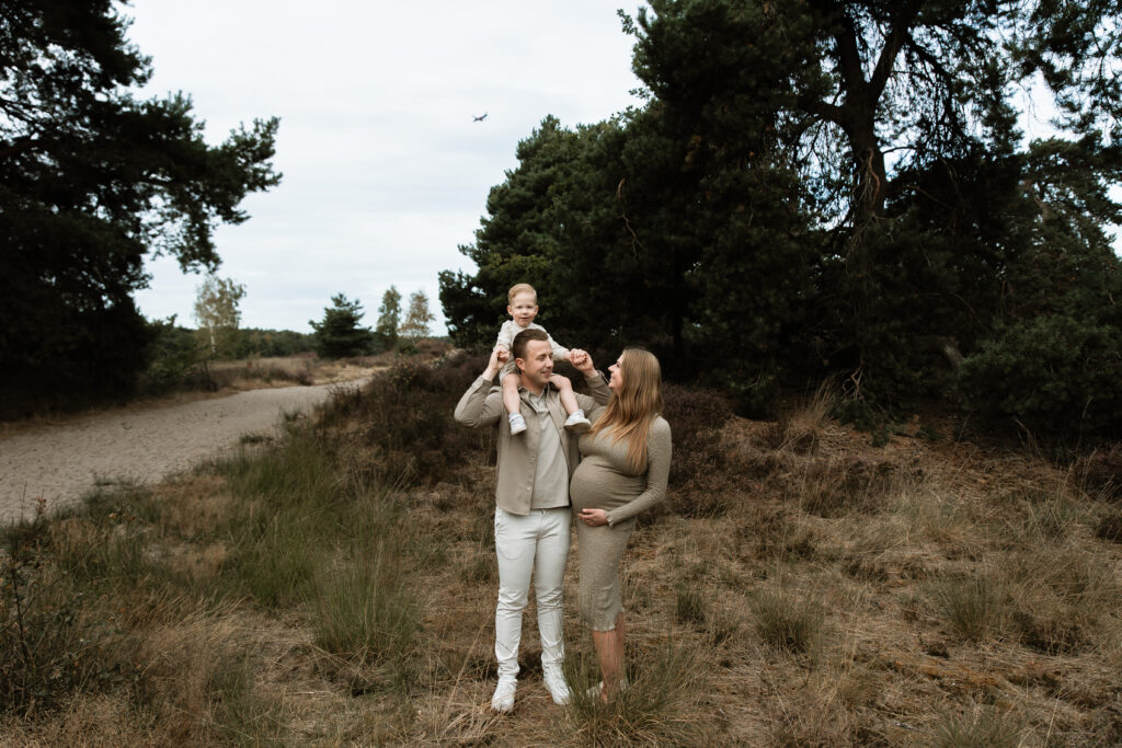 Zwangerschapsshoot Eindhoven in heide
